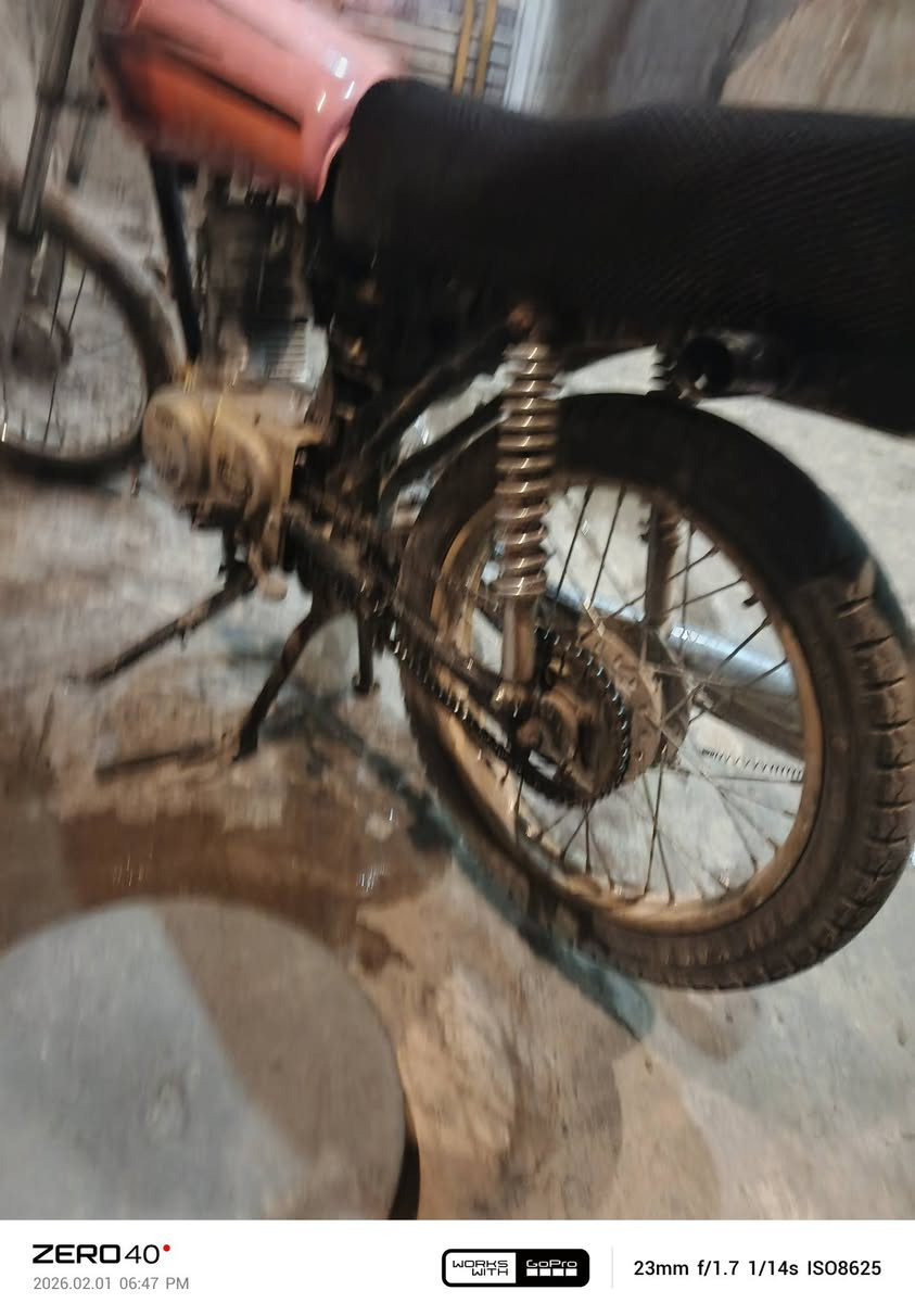 سلام عليكم دراجه 4كير. كلك. دخانه بسيطه  للبيع. ابغداد لانتصار مقابل مستشفئ حماد شهاب.  170الف


**إذا كنت صاحب هذا الإعلان وتريد حذفه لأي سبب، رجاءا أرسل رسالة إلى الدعم الفني**