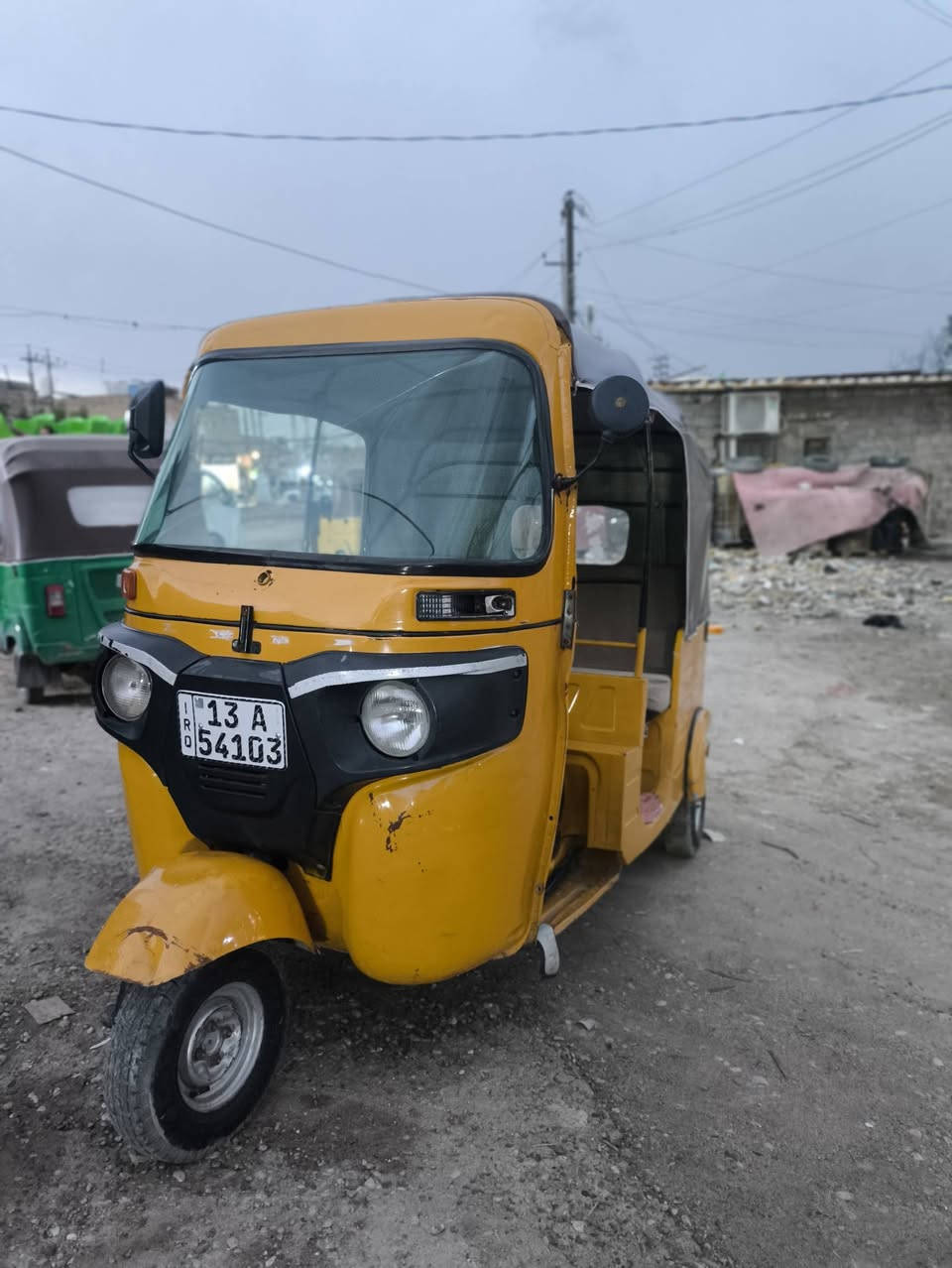 سلام عليكم تكتك مديل 20 سنويه لوحات نكليزي  تكتك لا بيه ضربه ولا معجون بس بل لغد رشه زغير السعر 5600 وبيه مجال قليل ***********
