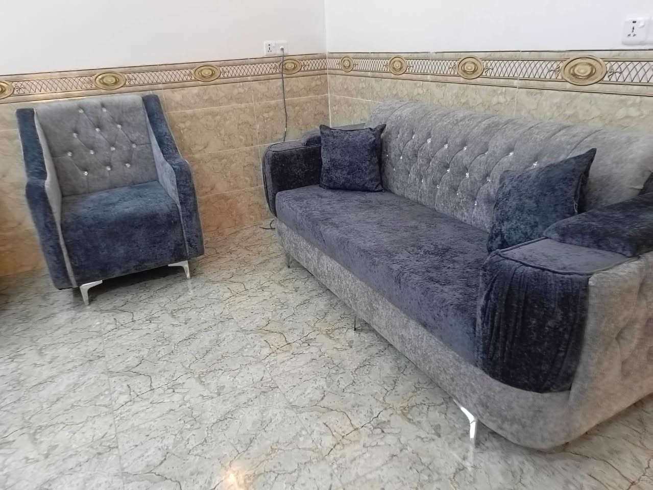 أحدث الموديلات صارت بين يديك! ✅
معمل ومعرض السفير  🛋️
📌 جاهز + تفصال (حسب رغبة الزبون).
📌 نظام أقساط سهل ومريح للجميع.
📌 ضمان صيانة حقيقي.
العنوان 📍: الزهور - خلف أفران الكرخ - قرب جامع الشهيد صباح.
للاستفسار 📞: ***********
زورونا وشوفوا الموديلات بعينكم.. جودة وأناقة وسعر مناسب!
