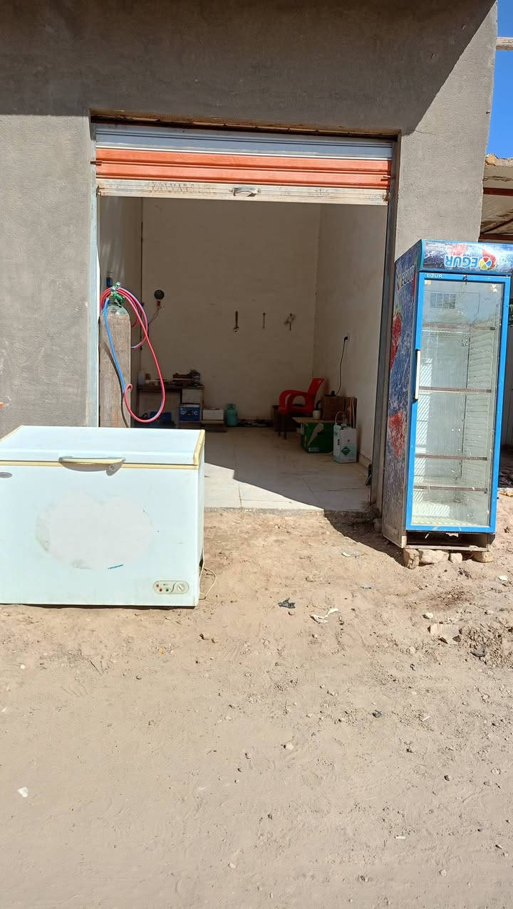 سلام عليكم تصليح غسالات وسبالت مجمدات. وثلاجه مكانه السبل.         .    
 لاوله فرع فرطوسي   رقم‏‪***********‬‏.
