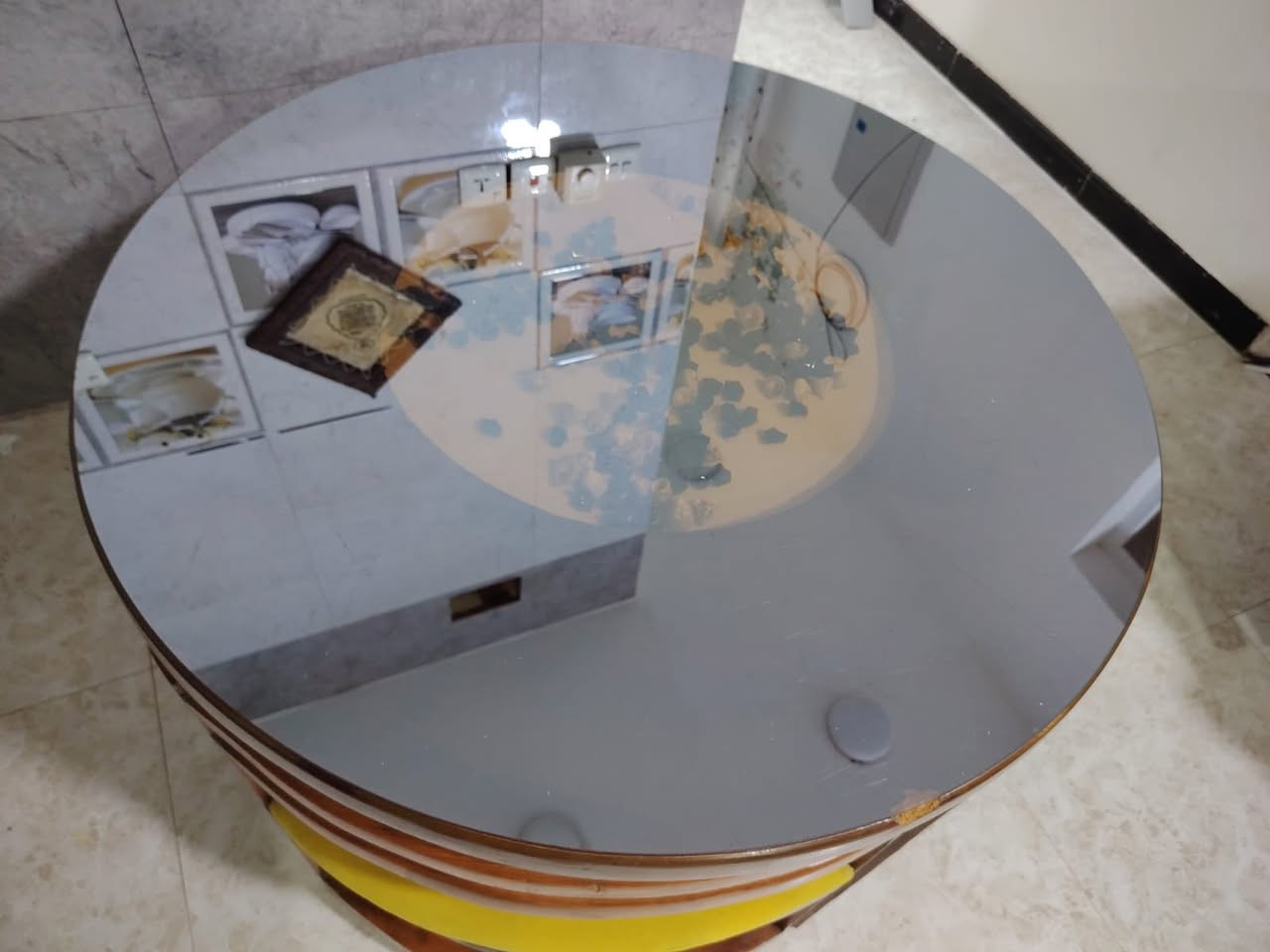 سلام عليكم
ديوان ١٠ مقاعد للبيع 

وميز طعام +كراسي 
مكاني بغداد البكريه 

***********
