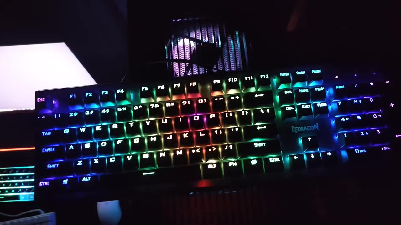 السلام عليكم
Redragon K569 Aryaman RGB Mechanical Gaming Keyboard مستعمل) السعر 40 الف)
Havit HV‑MS733 Programmable Gaming Mouse (مستعمل) السعر 10 الف
6D Optical Mouse (جديد فقط فحصتة) السعر 5 الف 
Logitech M90 Corded Mouse (جديد فحصتة بس الباكيت تعبان) السعر 5 الف
G61 60% RGB Gaming Keyboard (جديد فقط فحصتة) السعر 35 الف 
اذا تشلعهن كلهن 85 الف توصيل متوفر


**إذا كنت صاحب هذا الإعلان وتريد حذفه لأي سبب، رجاءا أرسل رسالة إلى الدعم الفني**