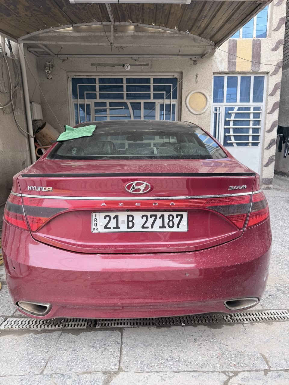 ازيرا 2013 وارد خليجي
رقم سليمانيه 
سونار موضح بالصور صبغ باب وجاملغ خلفي
وجاملغ امامي موضح بالصور فول مواصفات بيها نضوح بالمكينه مكان السياره بغداد المشتل السعر 100 وبيها مجال قليل ***********
