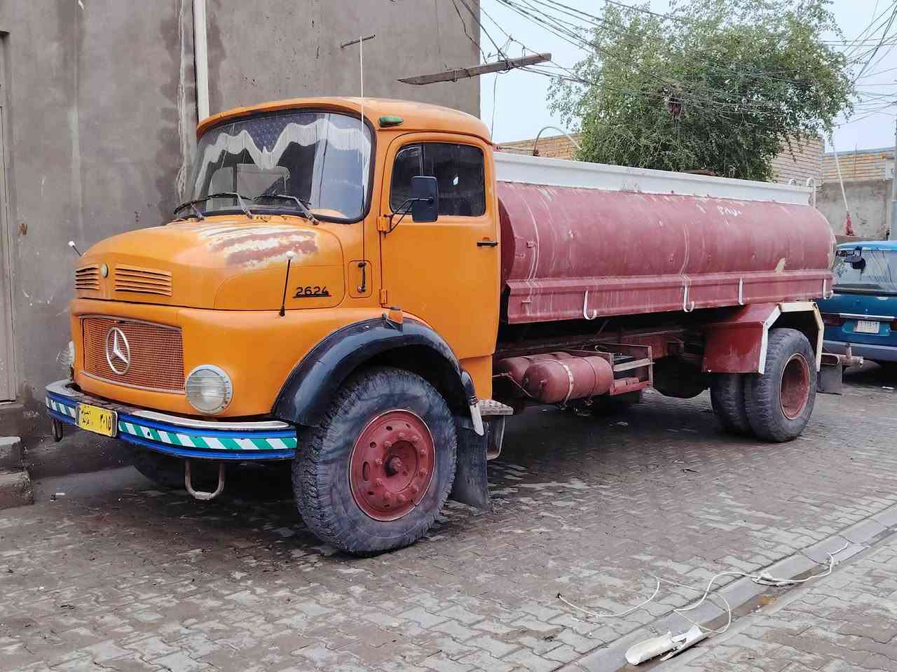 عشراويه موديل 76 كربلاء شرط تحويل محرك جديد 82 وكير 82 مكانه نجف ***********
