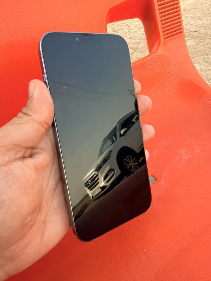 13برو ماكس ب92 ذ256 نضافه 100 للبيع  ***********
