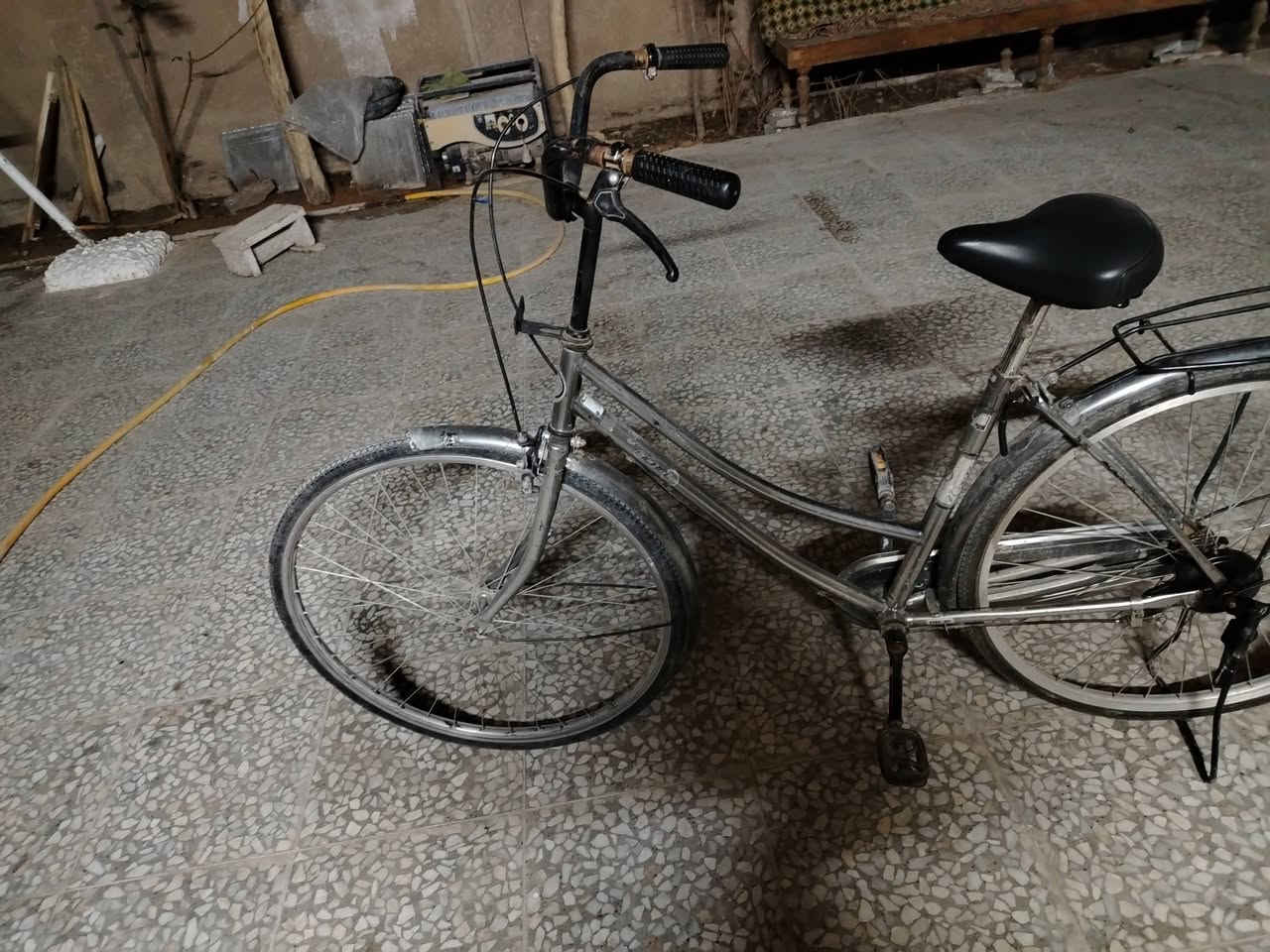 سلام عليكم
باسيكل بطة ياباني للبيع نظيف ٧٥٪
لون رصاصي Gray
للبيع سعره ٨٥ وبي مجال بسيط
عنوان :النجف
متواجد خاص رقم الهاتف***********
