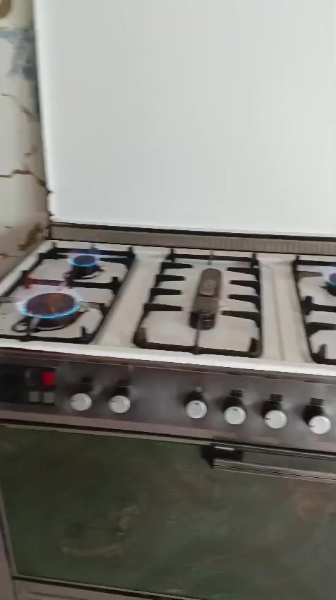 طباخ خمس عيون كله شغال ع فحص ايطالي سعر ١٥٠ بي مجال ابو غريب موبايل ***********
