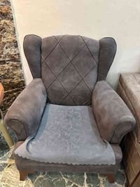 تخم عدد ثنين عشر مقاعد مع بوفيات ثنين وماصات عدد ثلاثه وواحدة كبيرة  و...