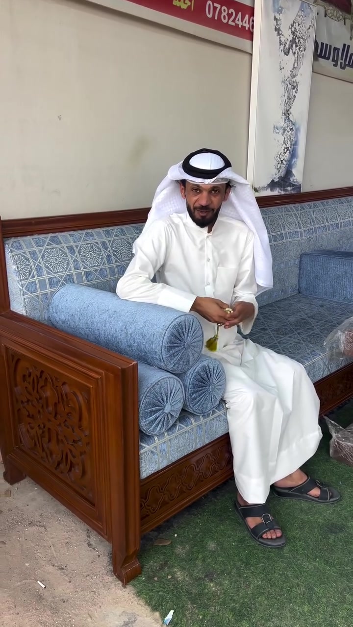 💥ديوان شرقية قياس 25متر شغل كويتي درجة اولى ،،،
⭐كشن منفصل سحاب الاسفنج البغلي الأصلي ،،،
🩶نظافة الديوان 99%
سيت طبلات كامل 
🛻توصيل لجميع محافظات العراق 🇮🇶 
الحجز والاستفسار وات ساب:***********
