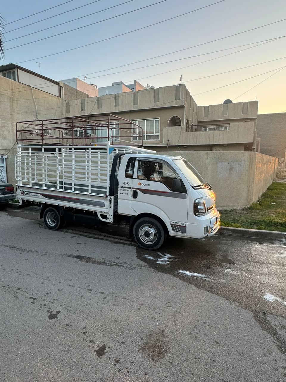 كيا بنكو فحل موديل ٢٠٢٤ ماشية ١٠٠،٠٠٠ رقم بغداد الجديد سيارة نضيفة بس بيها شبر بارد جوة التكمة سيارة تترحملي عليها السعر (١٦٥) و بيها مجال بسيط للاستفسار ***********
