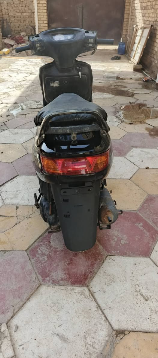 فراشه للبيع مكينه خرسه مفتوحه مره وحده كهربائيات كلها شغاله لايت اشاير بك لايت زوج تايرات نقصها باتري وسلف فقط السعر ب350 الشراي يتصل فقط ***********
