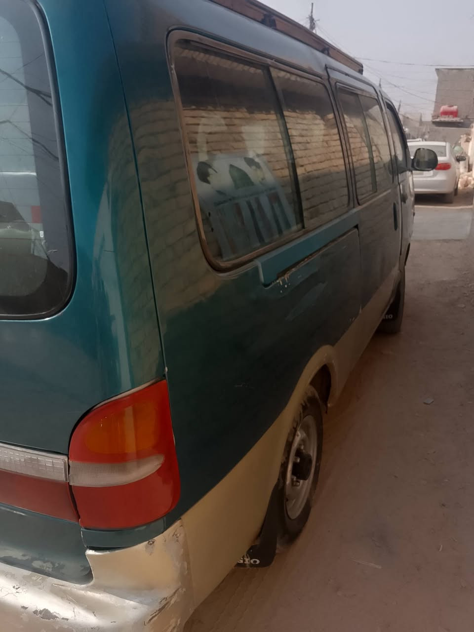 السلام عليكم من رخصة المسؤل موديل 99 مصفر هيه بحث وخط محرك كير اكسل شواصي الكدام معمرات سياره جاهزه مكان النجف رقم الماني ميسان لبيع السعر 55 وبي مجال بسيط رقم ***********
