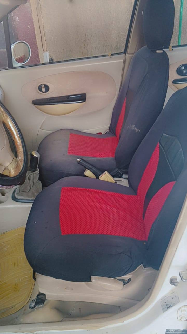 السلام عليكم سيارة كيو كيو مكفولة من الضربه والصبغ سيارة حلوة وناعمة موديل ١٣ الي يحب يتصل***********
