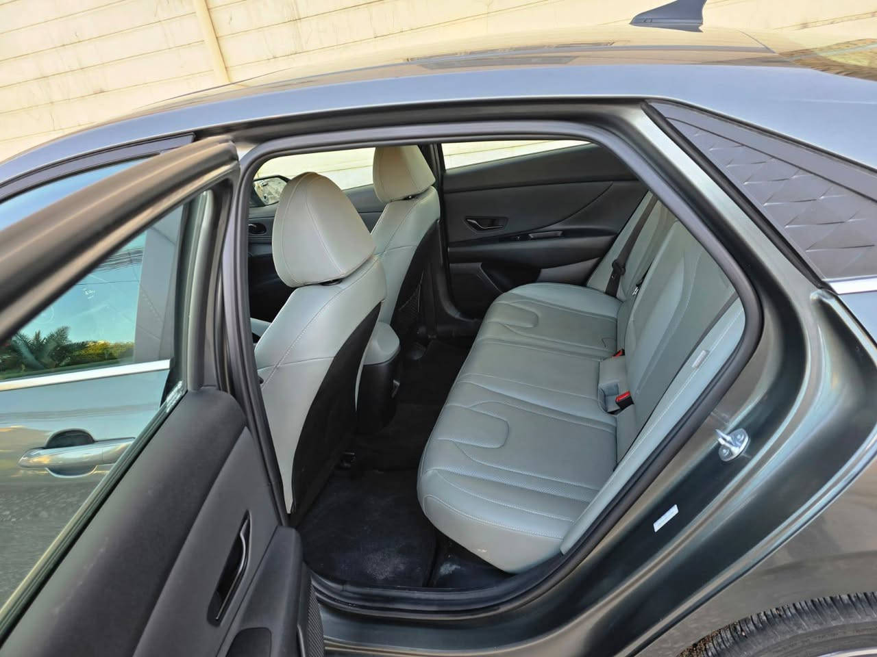 السلام عليكم ورحمة الله
للبيع النترا 2025 هايبرد لمتد فول مواصفات وارد امريكي مكفولة قبل شهرين دخلت للعراق. وصور امريكا مرفقة مع الصور . رقم بغداد ماشية تقريبا 6 الف ميل .    مكان السيارة كربلاء


**إذا كنت صاحب هذا الإعلان وتريد حذفه لأي سبب، رجاءا أرسل رسالة إلى الدعم الفني**