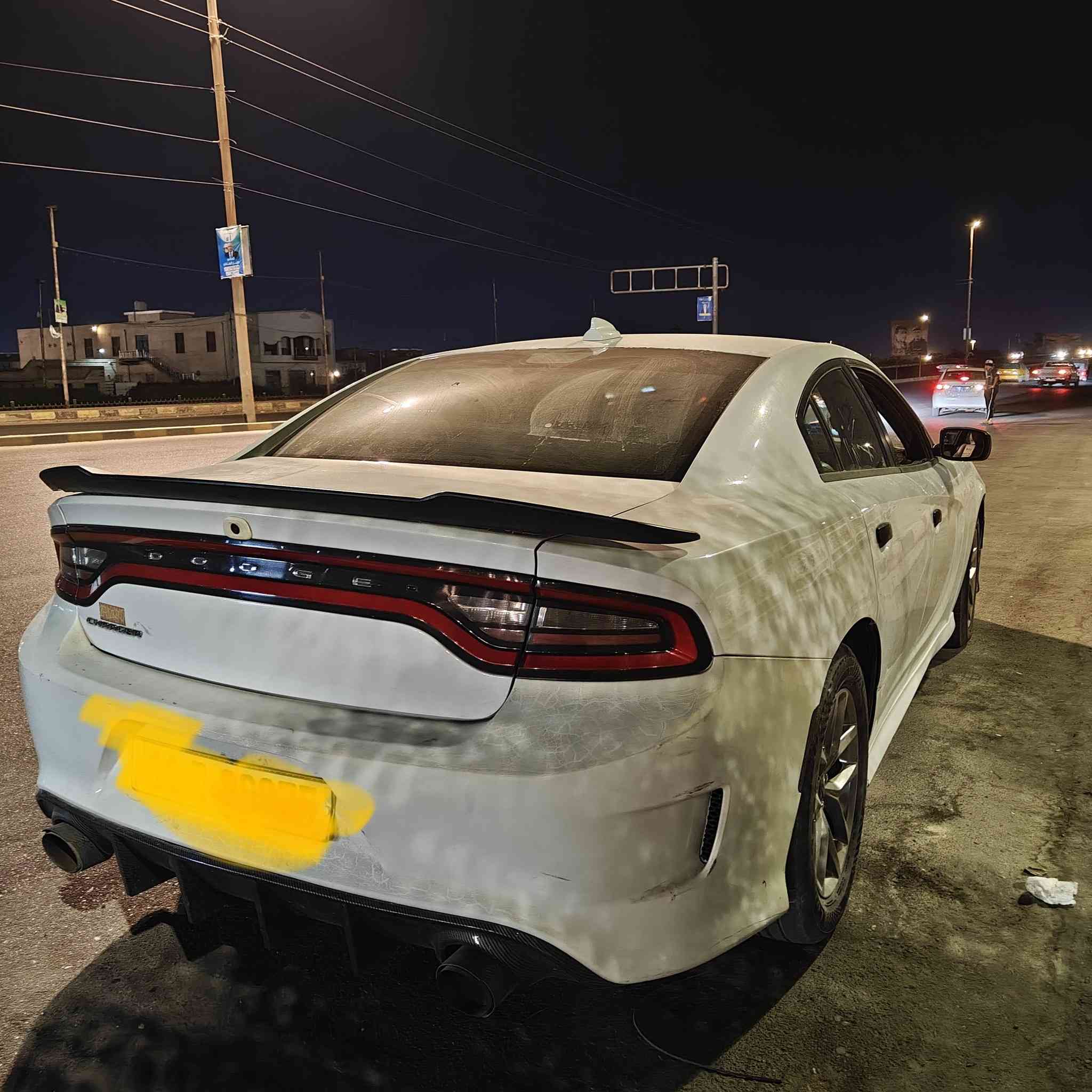 للبيع جارجر 17 كندي مابيها حادث فقط صاحبها الأصلي محدثها SRT يعني مبدل بيها بنيد ودعاميات  رقمها بغداد بأسمي مكاني العمارة .. ملاحظة الباب الخلفي بي كم شخط اني عندي شخطتها بالصعده مال بيتنا سيارة نظيفة تجي وتشوف بعينك ***********
