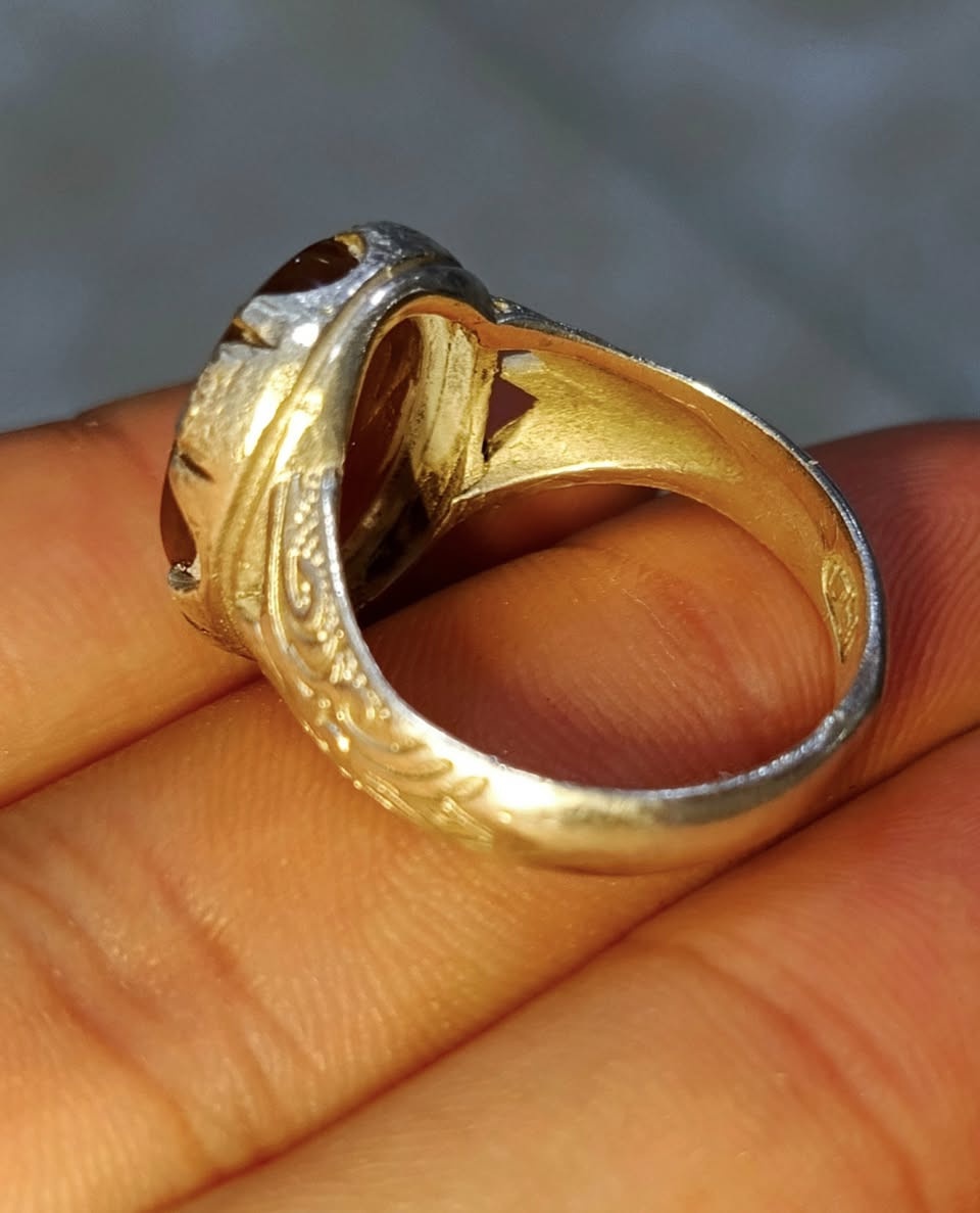خاتم عقيق مشمشي يماني طبيعي اصلي ذمة صياغة مرتبة فضة ٩٢٥ سعر جدا مناسب❤
حجز وتفاصيل أكثر خاص او واتساب ***********🌹
وموجود عندي كل انواع الاحجار والمحابس الفضة والنحاس.
