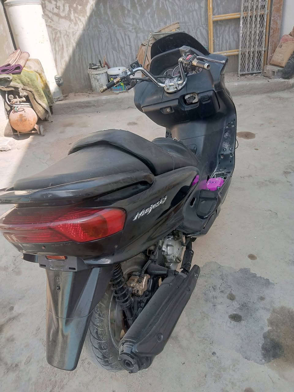 السلام عليكم دراجه ماجسته دراجه شغاله كلها وخير من الله السعر 500 هذا رقم الهاتف مات***********
