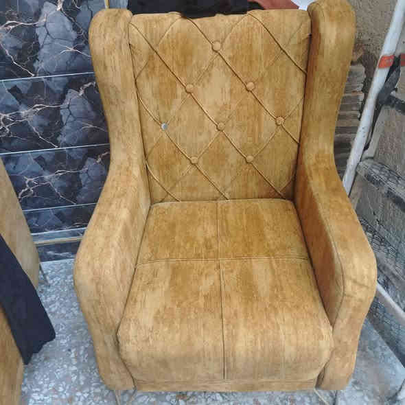 السلام عليكم ورحمة الله وبركاته تخم مستعمل تركي عدد المقاعد10 ويا كرسي مقعد واحد العدد2نضافه ٩٥٪100 السعر 300 وبي مجال الطيبين لاستفسار الاتصال على الرقم ***********
