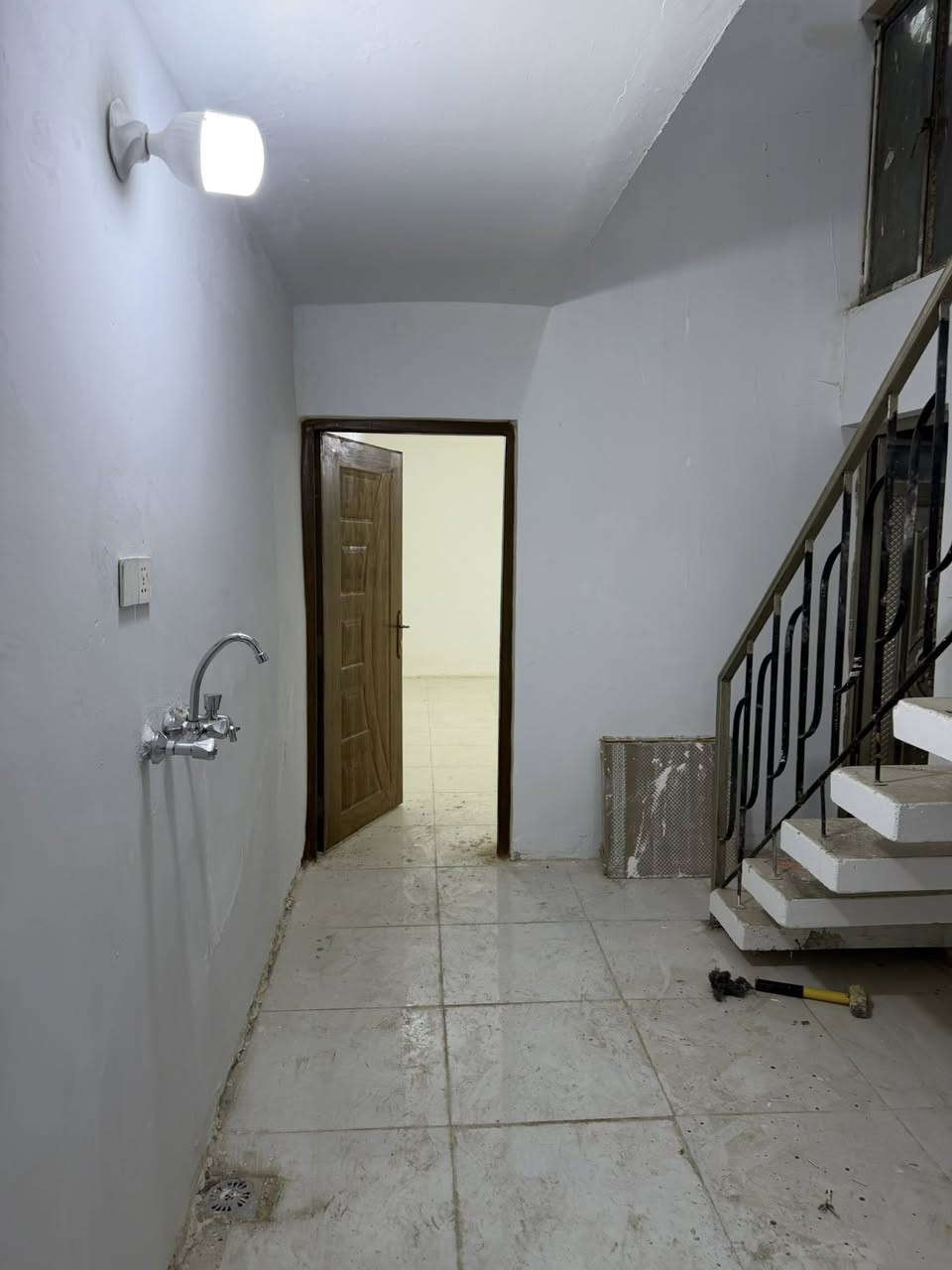 ء
بيت للبيع الشعب العقاري الثانية 
المساحة 80 م
الواجهة.  4.25
النزال.        19
بناء وسط
لاستفسار
مكتب بغداد لوساطة العقارية
***********
***********0
