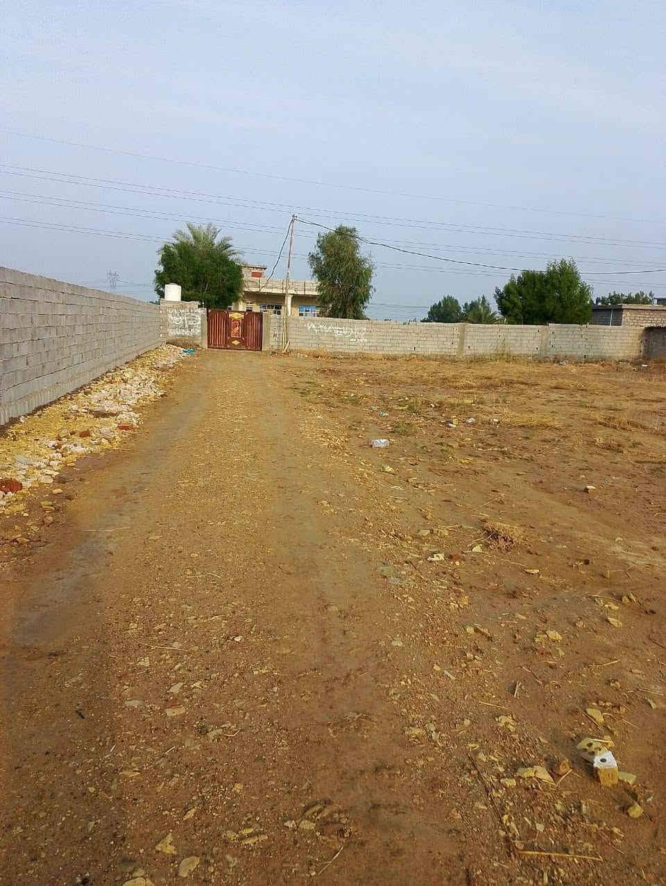 🏡 دونم مع دار للبيع 🏡
📍 الموقع: بغداد – تقاطع النهروان
🛣 يبعد عن الشارع العام 200 متر فقط
⚡️ كامل الخدمات (ماء، كهرباء)
📐 المساحة: دونم كامل مع دار
📄 جنس العقار: 117
🏘 المنطقة: هادئة ومناسبة للعوائل
✅ موقع ممتاز
✅ يصلح للسكن أو الاستثمار
✅ فرصة للجادين فقط
📞 للاستفسار مراسلة خاص
***********
