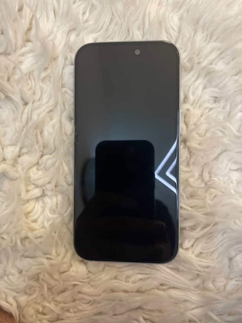 سلام عليكم شباب عندي15عادي بطارية88ذاكرة128السعر650 وبي مجال ***********
