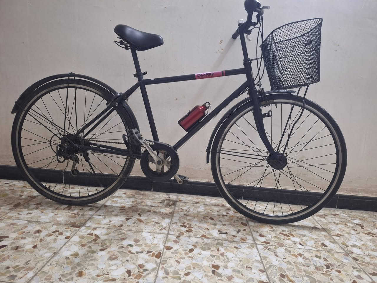 بايسكل C700 (28)
ياباني
وياله المنيوم 
تايرات جديده
سستم شيمانو ٧×١ 

الملحقات : سله+قفل دبل مفتاح+مطاره ستيل+حقيبه صغيره+جرس+لايت حساس 

البايسكل متانه عاليه كل ملحقاته شغاله واحد على واحد سياقته كلش حلوه ومريحه ورزنه قطعه مرتبه واحلى من الصور بهواي 

السعر ١٢٥ الف 
المعالف من جهة تقاطع درويش
متواجد ع الخاص


**إذا كنت صاحب هذا الإعلان وتريد حذفه لأي سبب، رجاءا أرسل رسالة إلى الدعم الفني**