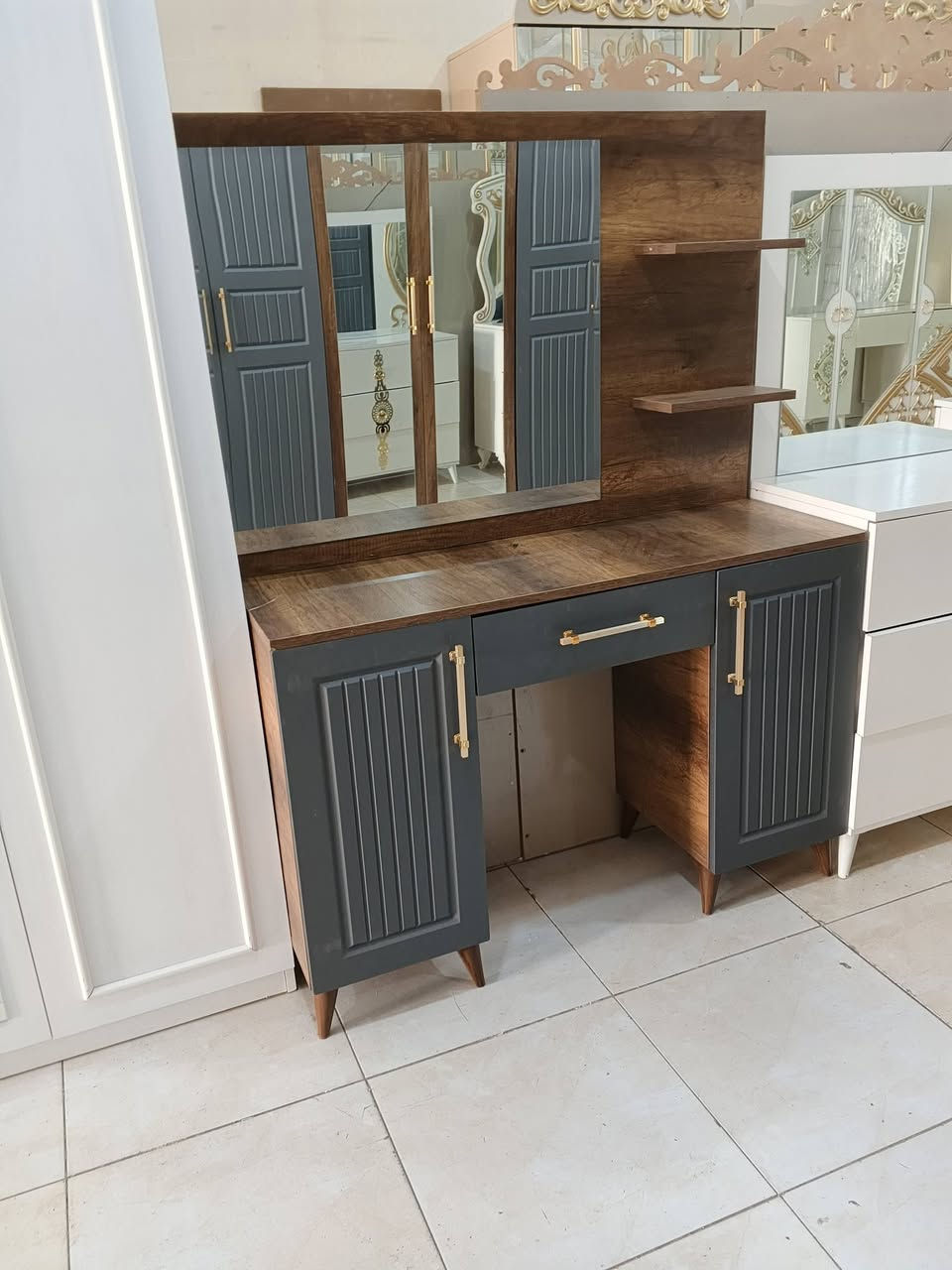 غرفة نوم تركي 5قطع  درجه أولى فصال كانتري 
خشب mdf وابواب بالون بريس 
*********** النقل و الشد داخل اربيل مجاني
