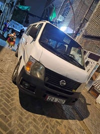 نيسان يورفان شمالي 2010 بيه بارد قليل مكان بغداد المدينه  07739677780