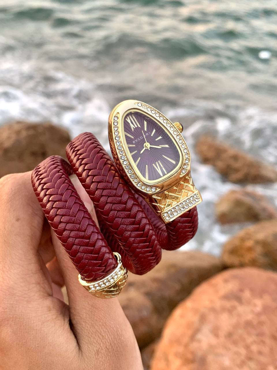 ⌚✨ الأناقة تبدأ من التفاصيل…

لو بتدور على ساعة تجمع بين الفخامة والبساطة، ساعة ARVON هتكون اختيارك المثالي.
تصميم مميز وسوار جلد مضفور يعطيك إطلالة مختلفة في كل وقت.

⭐ المميزات:
✔ تصميم أنيق يلفت الانتباه
✔ سوار جلد مضفور مريح وأنيق
✔ مناسبة لكل الإطلالات (كاجوال أو خروج)
✔ هدية مثالية لأي شخص مميز

🎨 الألوان المتوفرة:
💚 أخضر
💗 بينك
🖤 أسود

🎁 هدية مجانية مع كل ساعة

💰 السعر:290$

📩 للطلب ابعتلنا رسالة الآن
واكتب في الكومنت: أنهي لون عجبك أكتر؟


**إذا كنت صاحب هذا الإعلان وتريد حذفه لأي سبب، رجاءا أرسل رسالة إلى الدعم الفني**