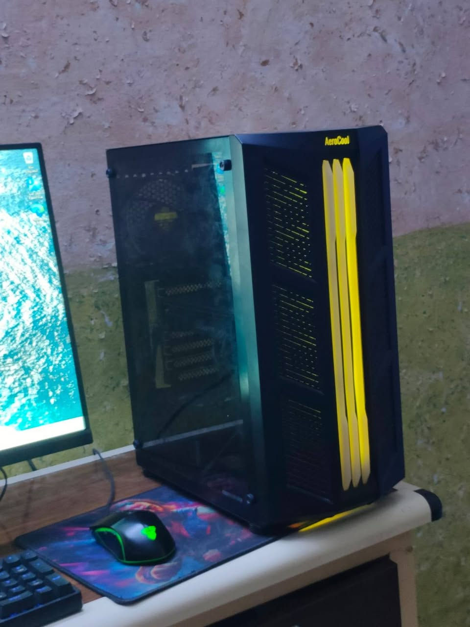 🔹 CPU: Ryzen 5 3600X (6 Cores / 12 Threads)
🔹 GPU: GTX 1660 SUPER 6GB
🔹 RAM: 16GB DDR4
🔹 SSD: 128GB M.2
🔹 HDD: 1TB
🔹 OS: Windows 11
✅ مناسب لـ PUBG, Warzone, Valorant, CS2, GTA V وغيرها
✅ أداء ممتاز على دقة 1080p
✅ الجهاز نظيف وشغال بدون مشاكل
✅ إقلاع سريع وتحميل ألعاب أسرع بفضل SSD M.2
💰 السعر: 600,000 دينار
📍 بغداد
📞 ***********
للاستفسار أو الحجز يرجى الاتصال أو المراسلة على الرقم أعلاه.
