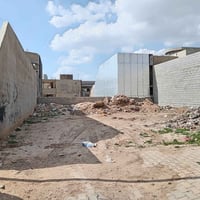 قطعة أرض شبه تجاري طابو للبيع موقع مميز على شارع عريض  المساحة / ١٤٠ م...