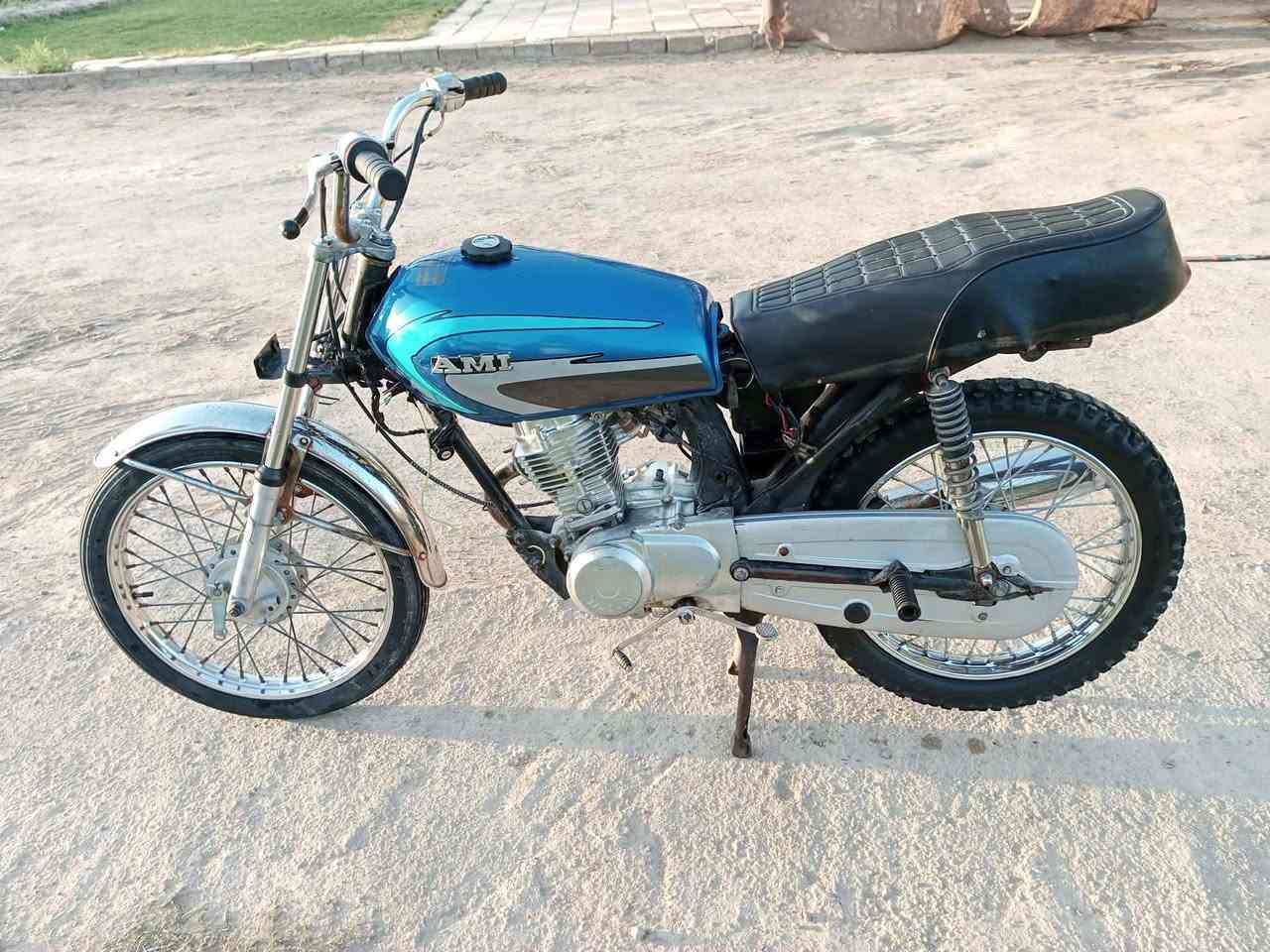 سلام عليكم دراجه كلك مكاني عباسيه سعر 350بيه مجال ***********
