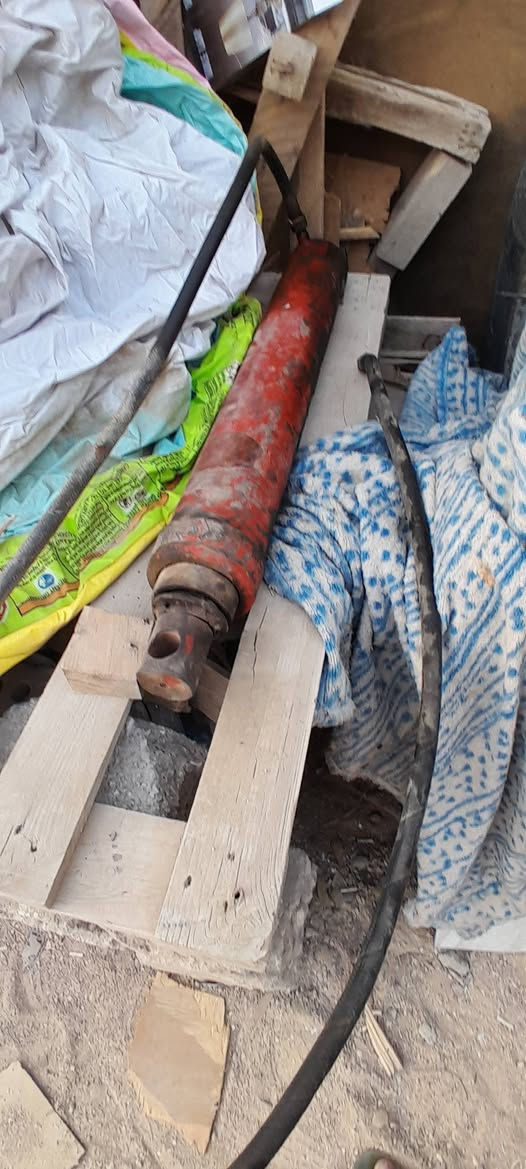 السلام عليكم ونج للبيع السعر 80مكاني كربلاء ***********
