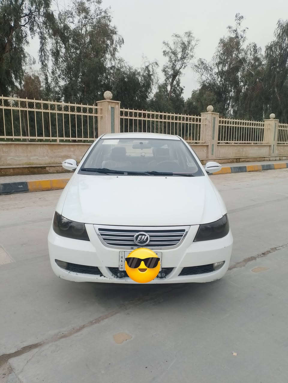 ليفان حجم 620 موديل 2011
رقم الماني بغداد
محرك وكير عادي الاصلي  
شاشه وكامره وحساسات 
كشنات جلد اشاير مري قفل مركزي  بدون صبغ كاربون مامسجل السعر 60وبيها مجال للتواصل فقط على الرقم ***********
