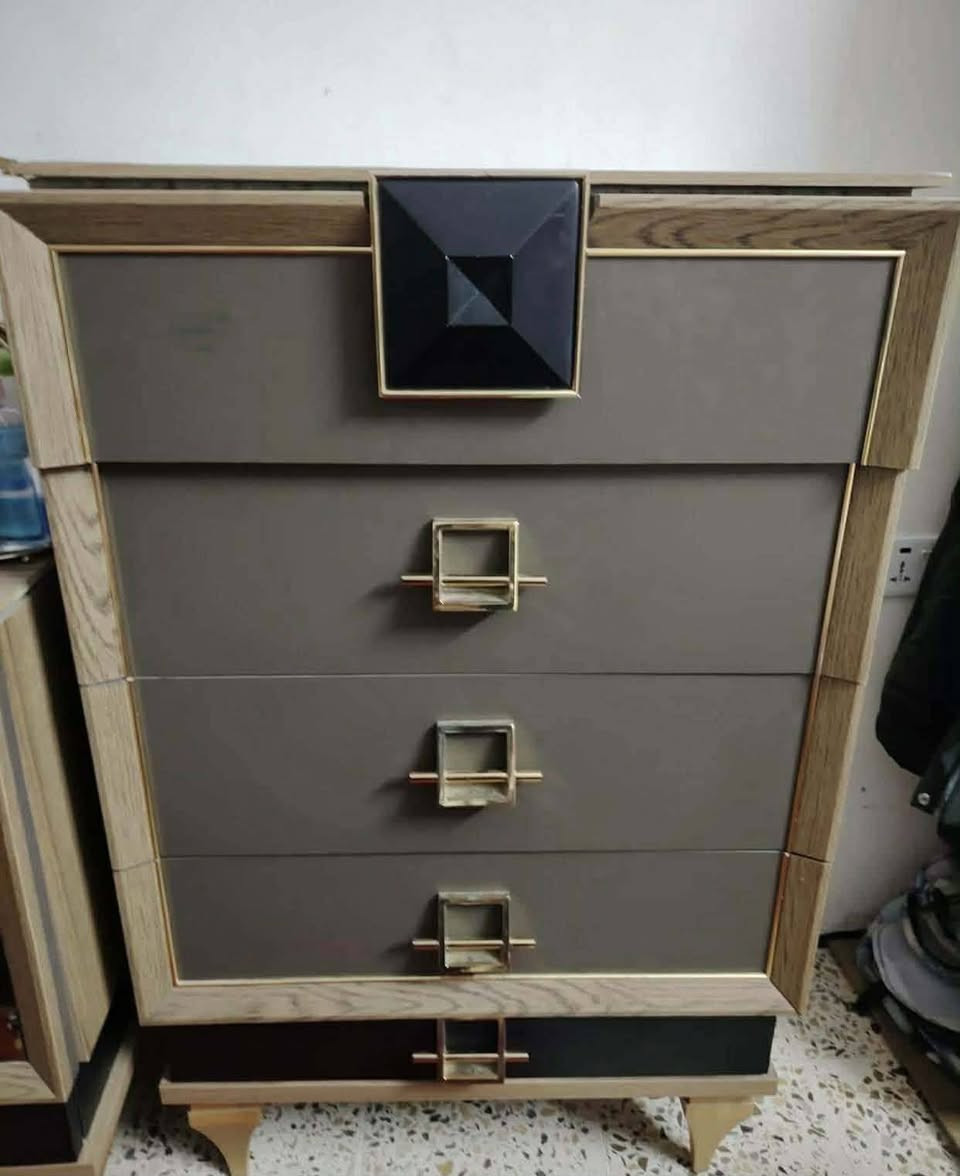 يالله السلام عليكم  مكلفه بلنشر غرفه للبيع ضخمه 7قطع حالين مفصخه لغرض النتقال بيه اضرار بسيطه العنوان بغداد الشعب بيع مستعجل لغرض النتقال المو شراي ليعلق 400وبيه مجال


**إذا كنت صاحب هذا الإعلان وتريد حذفه لأي سبب، رجاءا أرسل رسالة إلى الدعم الفني**