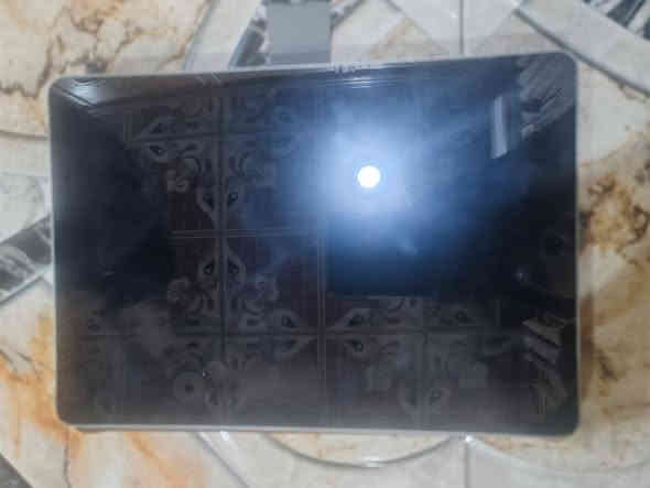 السلام عليك ايباد  9 ابل الجهاز جديد مكفول من كلشي الذاكره 64 ملحقاته كارتون وشاحنه وحافضه  الجهاز مثل ما موضوح بل صور بي شخوط قليله من الحافضه الجهاز السعر  250 
رقم  ***********
