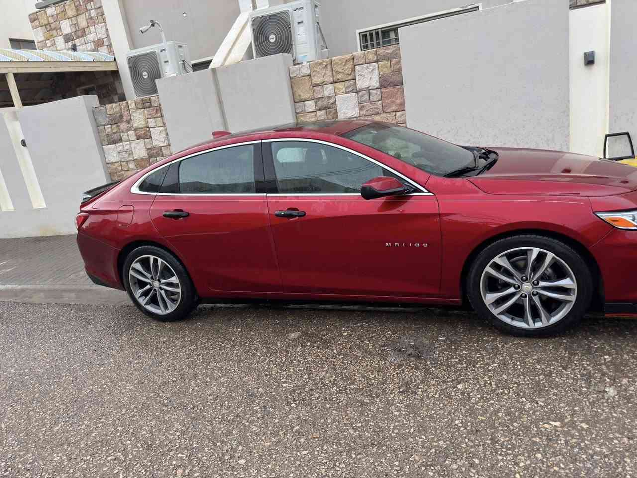 سلام عليكم
ماليبو ٢٠٢٣ مواصفات بريمير
حادث خفيف كلش ٤ اصابع جاملغ امامي ورجعنا بارد
مواصفات السيارة معروفة فول:
بصمة تشغيل وبصمة ابواب
تشغيل عن بعد
لايتات زنون امامي ولدات امامي خلفي
ويل كب رياضي ١٩ 
فتحة سقف بنوراما
شاشة جبيرة وكامرة خلفية
مانع انزلاق
رادار امامي وتوقف ذاتي 
مثبت سرعة تفاعلي وتحديد مسار
سايد بريك بصمة
اوتو هولد
مساعد صوتي نفس سيري
كيج السرعة الكتروني
٣ انظمة قيادة عادي وايكو وسبورت
تبريد تدفئة بالكشنات الامامية وتدفئة بالكشنات الخلفية
تدفئة بالستيرن
مري قلاب
كشنات جلد وتبريد خلفي
اضاءة بيدة الباب
السيارة رقم نجف ومكانهة نجف ماشية 33 الف ميل نظيفة حيل ومستوردهة علة ايدي ومال بيت بالعافية علياخذهة
السعر 152 وبيهة مجال اتصل وتدلل
***********
