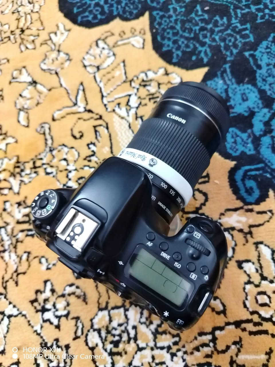 كامرة كانون 70d للبيع
عدسة الاصليه 18-55 + بطارية + شاحنه + رام 32 گيكا
ملاحضة الزوم مو وياها يجي وياها عدسة 18-55 
*********** اتصال او واتساب 
السعر خاص
