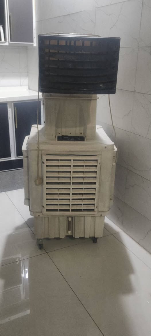 مبرده البيع نظيف وشغله كلش ما عايزه عل فحص  السعر 170بيهاة مجال ***********وتساب
