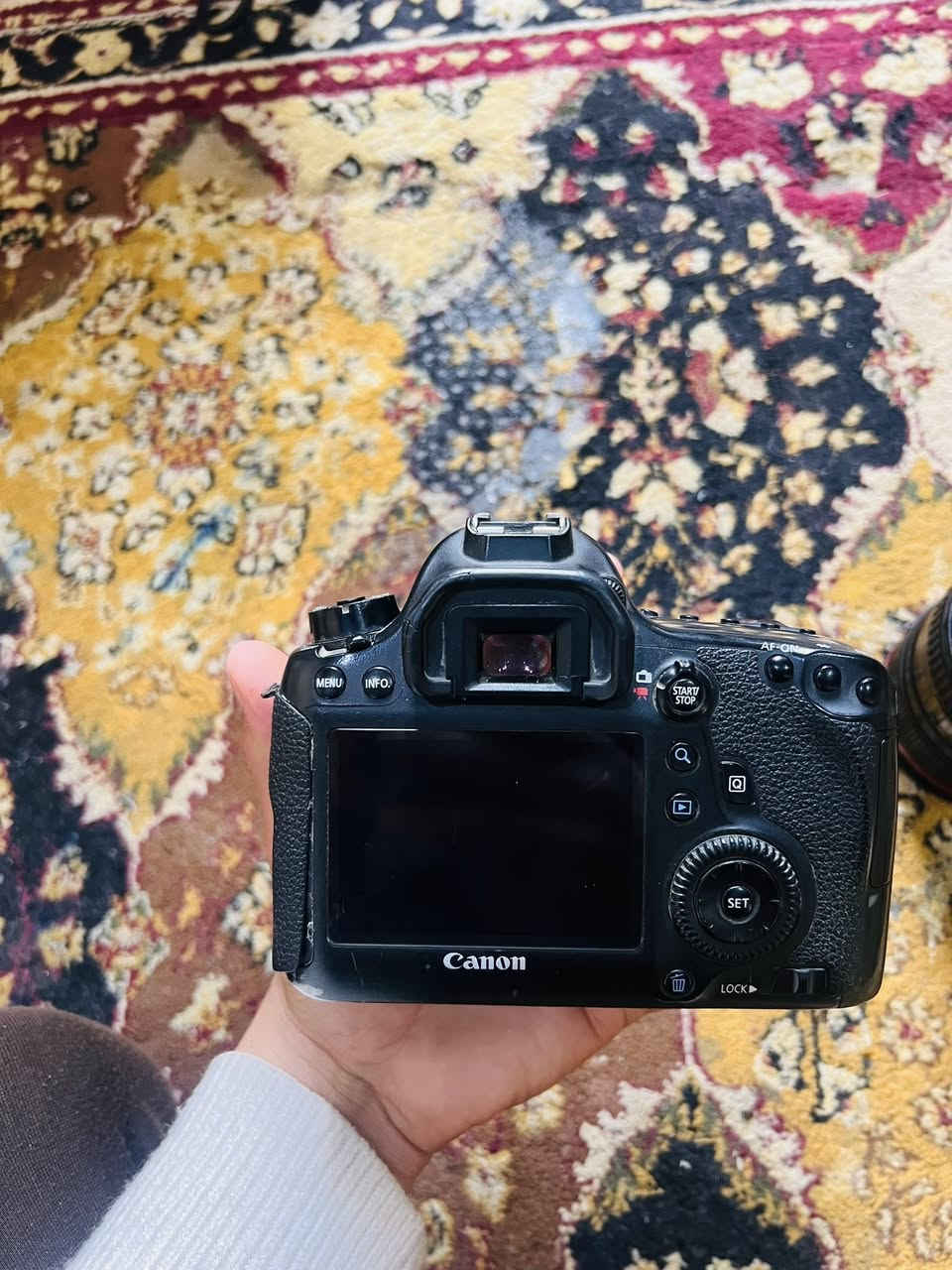 كاميرا كانون d6 مارن 1 فول فريم مع عدسه 24:105 السعر 800 وبيه مجال
توصيل جميع المحافظات


**إذا كنت صاحب هذا الإعلان وتريد حذفه لأي سبب، رجاءا أرسل رسالة إلى الدعم الفني**