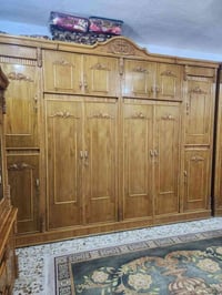 غرفة خشب • مستعملة ٤ أشهر • قابلة تفاوض