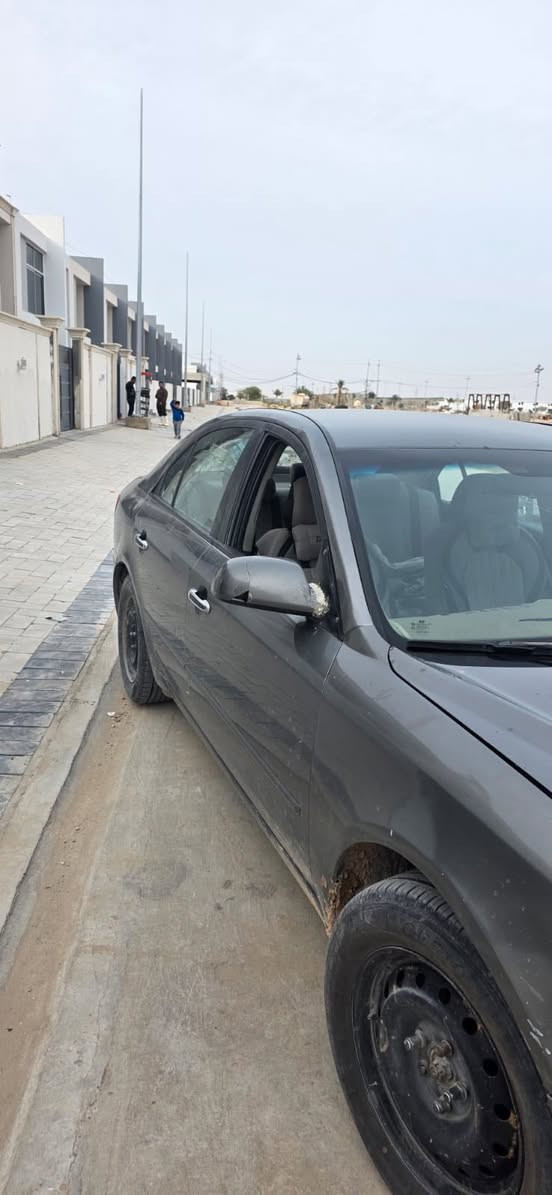 سوناتا 2010 متوام اربيل طبق الاصل وسنويه  كصه قماره المكان نجف سياره نضيفه وحلوه وارد امريكي محرك 2400 السعر52 وبيها مجال 
*********** متواجد فقط اتصال ع الرقم
