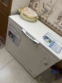 مجمده ميديا جديده استعمال قليل السعر 200 وبيها مجال  07838533041