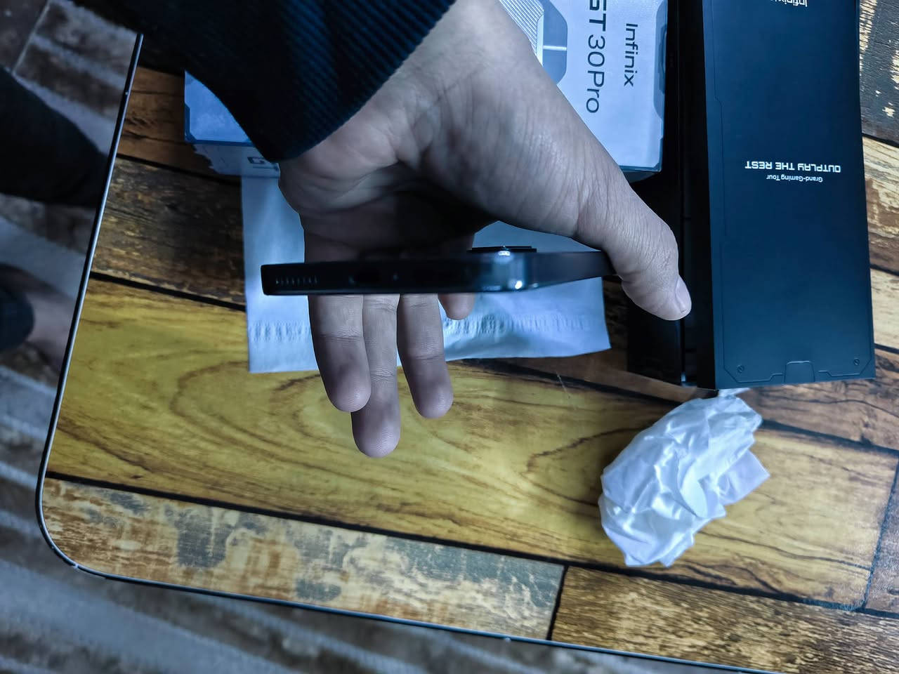 السلام عليكم
انفنكس gt 30 pro  ذاكرة 256 
12+12 

السعر 265.ألف
