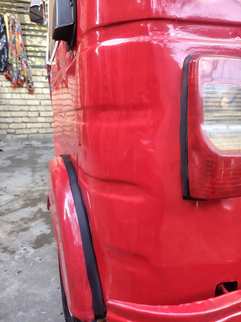 سلام عليكم للبيع 18رقم وسنويه واسط تحول وين ميعجبك معمره ومصبوغه عام تكتك حلوه تجي وتشوف مكاني بغداد سعرهه 4500 مجال شي بسيط 
***********
