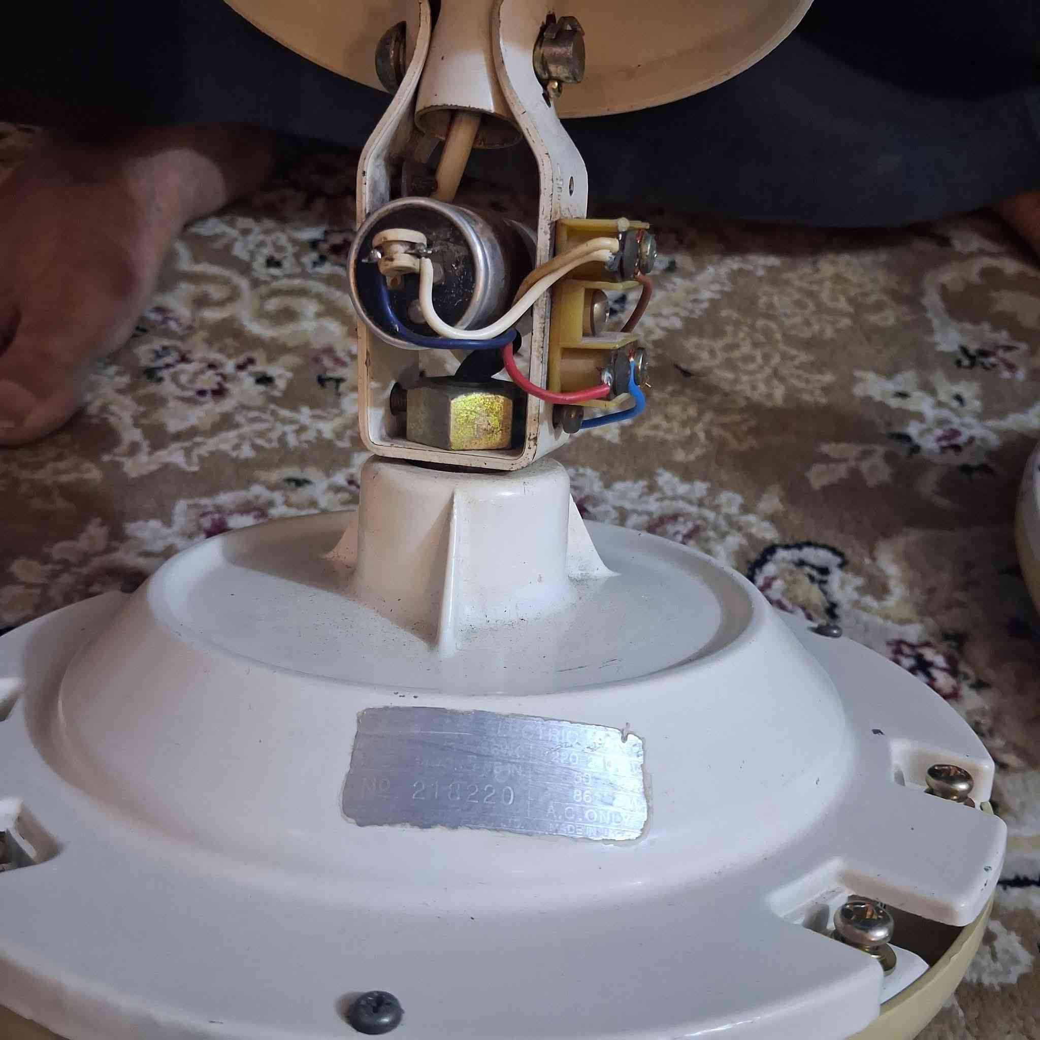 مروحة سقفية سانيو ياباني نظيفة شغالة كاملات الريش والسويجات شغلهن ناعم مستعملة جدا نظيفة استيراد المنشأة العامة التجارية العراقية السعر 90 الف يوجد توصيل العنوان بغداد العبيدي


**إذا كنت صاحب هذا الإعلان وتريد حذفه لأي سبب، رجاءا أرسل رسالة إلى الدعم الفني**