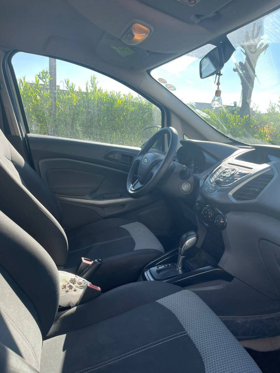 ford eco sport 2016 
سەیارەکە ۹٦ هەزار کیلۆمەتر ڕۆشتوە خلیجیە سفری ئێرەیە ۲ جێ کارتی هەیە  دەعمی نیە سەیارەکە وەک شەریکە ماوەتەوە 
گێڕو مەکینەی بە شەرتە چرکەی تیا نیە وەک شەریکە پاکە ٤ بستۆنی بێ تۆربۆیە مەرخوبە
سەیارەکە زۆر جایز و بێ مەسروفە بانزین زۆر کەمەخوات تازە سێرڤسی گێڕی کراوە هەمو شتێکی گۆڕاوە وەک سفر وایە سەیارەکە بەس ماشللەی دەوێت  سەنەوی تازەیە تا ۲۰۲۹ بە ناوی خۆمەوەیە تەحویل و غەرامەی بە شەرتە
۹۲ گەڵا و مامەڵەیەکی کەم 
watsup ***********-*********** السليمانية, العراق
