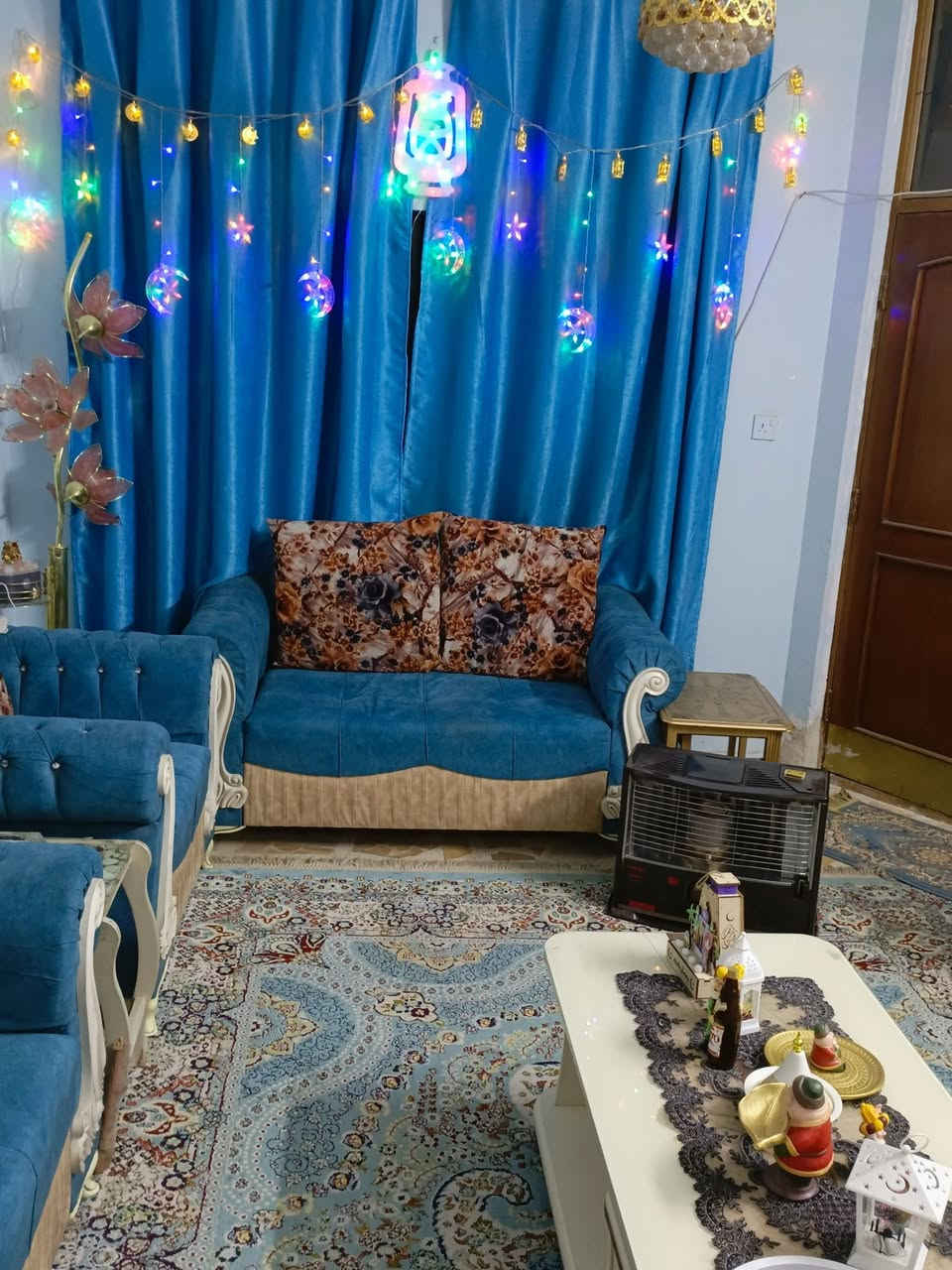 غرفة نوم للبيع خشب صاج شعر الشراء 3 ملايين سعر البيع مليونين وبيها مجال المنطقة البيجية للاستفسار ***********
