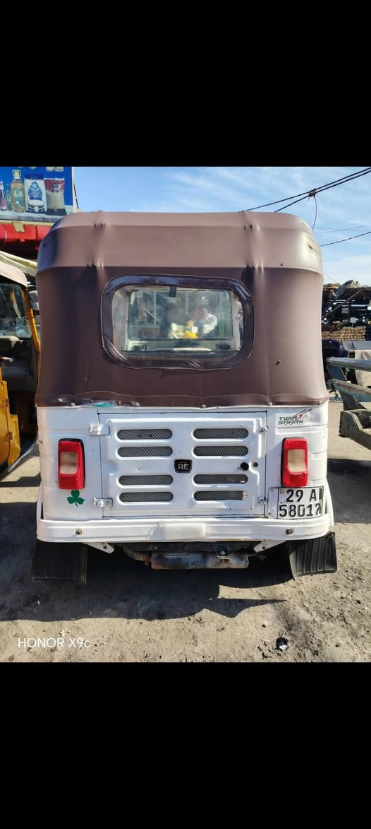 تكتك موديل ٢٠ البيع نضيفه خير من الله رقم نكليزي تصال ***********
