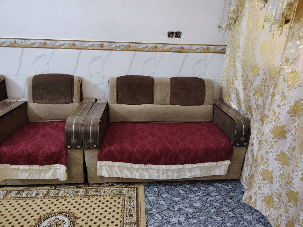 السلام عليكم 
طخم عشر مقاعد 
بحاله جيده
سعر 200 وبي مجال 
مكاني حي الغدير 
للأستفسار الاتصال على الرقم ***********
او واتساب مفتوح عمارة, ميسان
